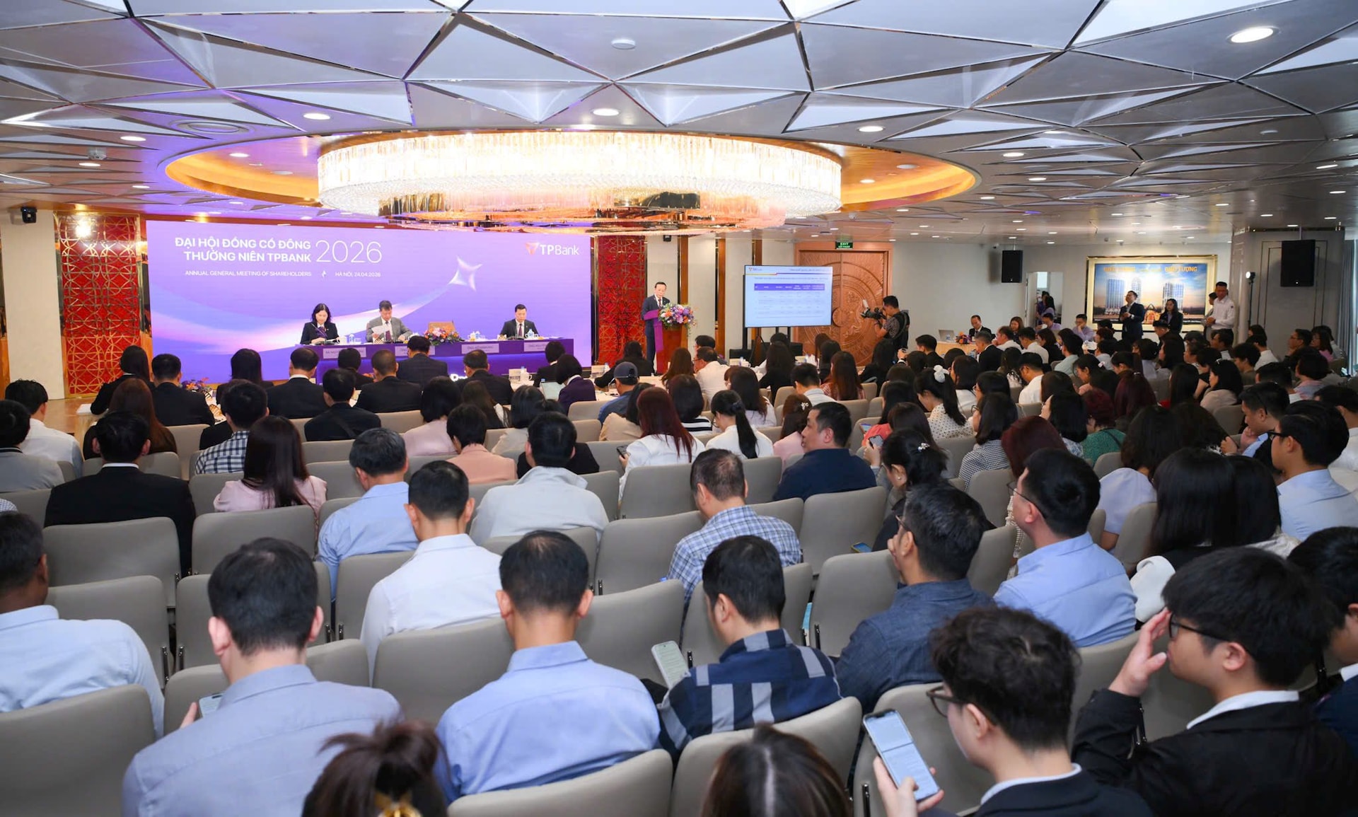 ĐHCĐ TPBank: Đặt mục tiêu lợi nhuận 10.300 tỷ đồng, chia cổ tức 20% trong năm nay - Ảnh 1