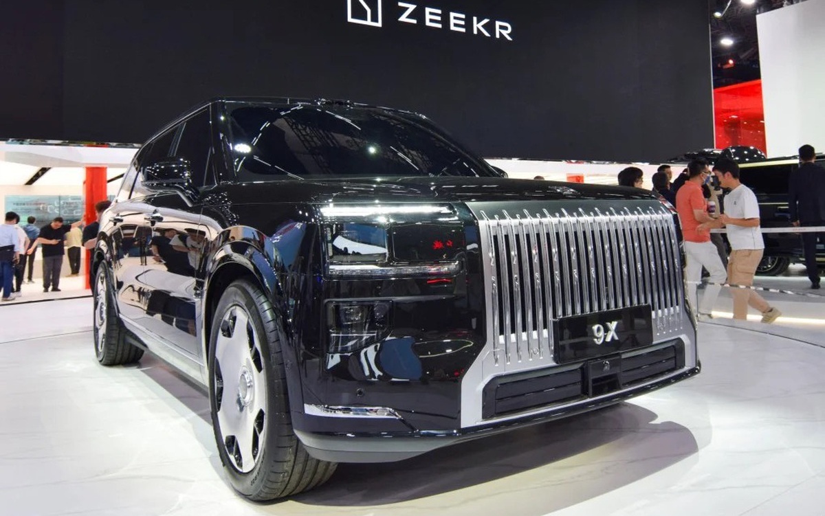 Tại triển lãm ngay sát Việt Nam này, các hãng nội địa đang nhắm giành khách của Porsche, Mercedes, BMW