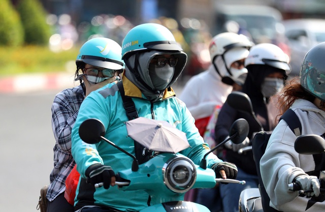 Nắng nóng gay gắt, nhiều 'chảo lửa' vượt trên 40 độ C - Ảnh 1