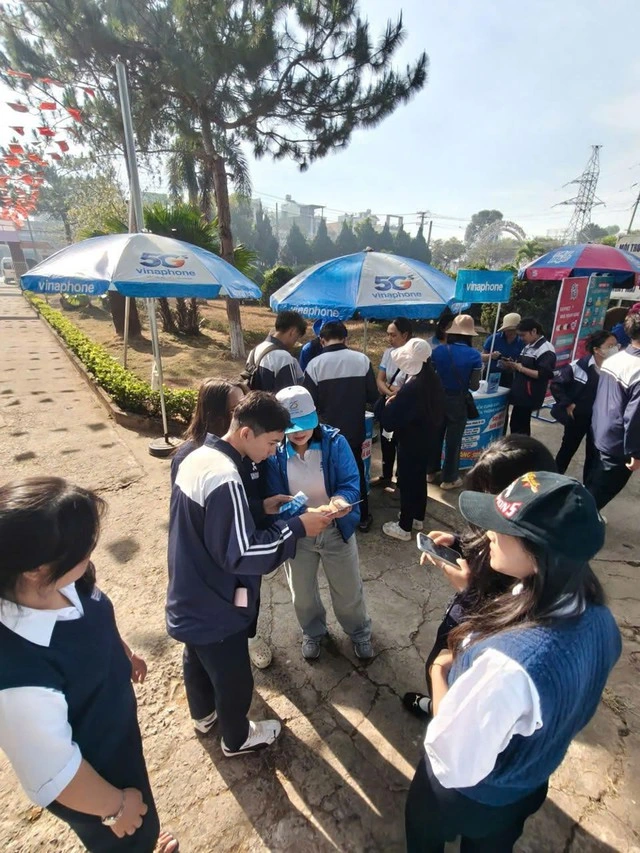 VNPT Lâm Đồng: 20 năm miệt mài ‘tiếp sức’, cùng sĩ tử viết tiếp ước mơ - Ảnh 1