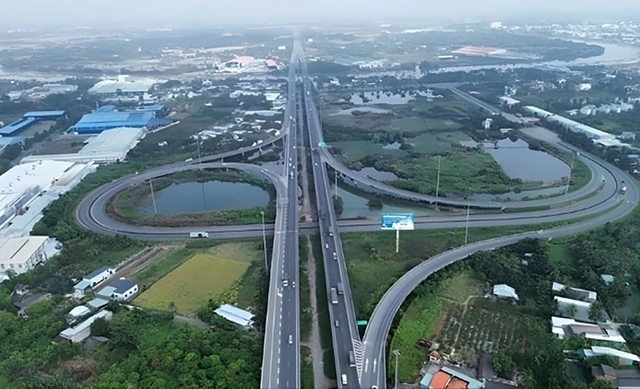 Khu tây TP.HCM: ‘Vùng trũng giá’ trước chu kỳ mới - Ảnh 1