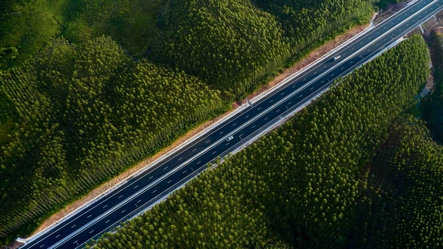 Đất nước qua những cung đường - Ảnh 4