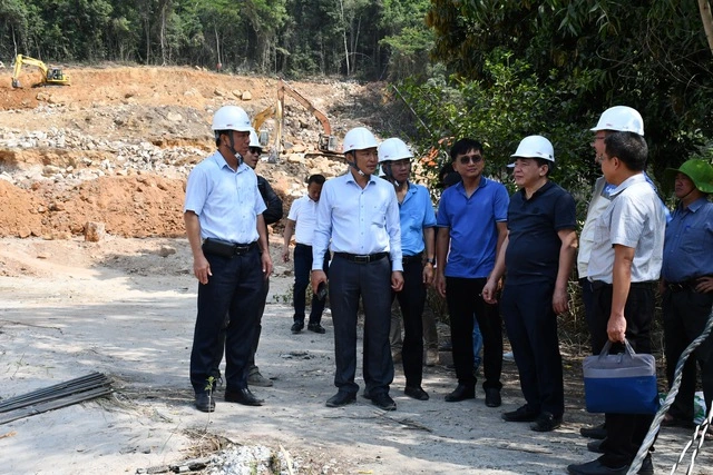 EVNSPC tăng cường kiểm tra, đôn đốc các dự án điện cho Phú Quốc và APEC 2027 - Ảnh 2