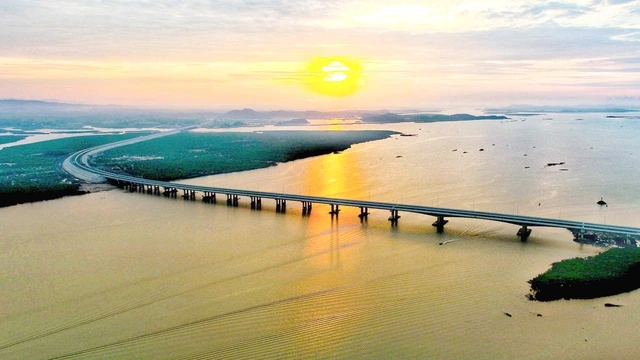 Đất nước qua những cung đường - Ảnh 2