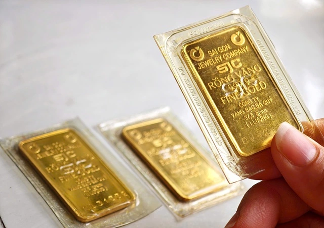 Giá vàng, bạc 'sập' mạnh - Ảnh 1