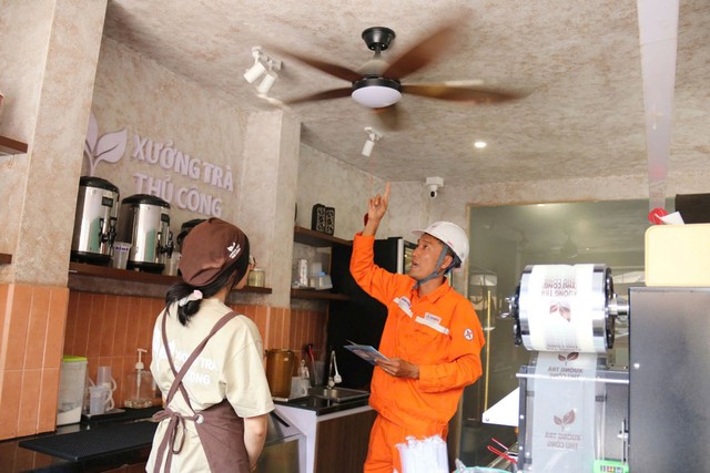 Áp lực cung ứng điện gia tăng do nắng nóng và giá dầu cao - Ảnh 1