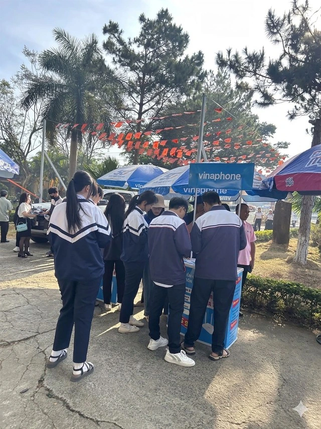 VNPT Lâm Đồng: 20 năm miệt mài ‘tiếp sức’, cùng sĩ tử viết tiếp ước mơ - Ảnh 3