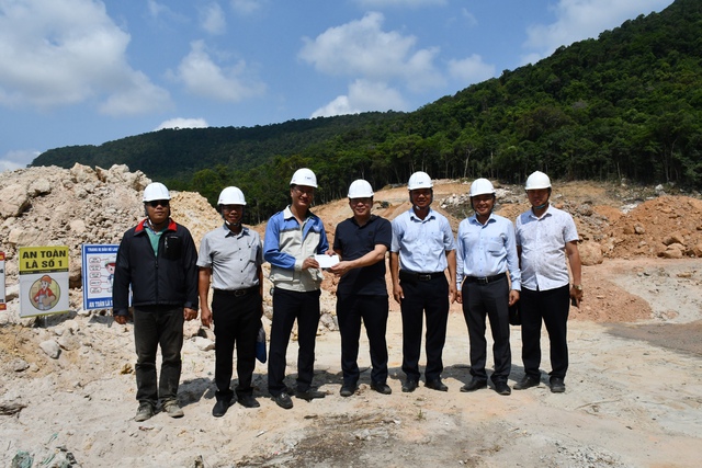 EVNSPC tăng cường kiểm tra, đôn đốc các dự án điện cho Phú Quốc và APEC 2027 - Ảnh 3