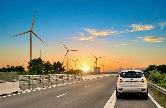 Đất nước qua những cung đường - Ảnh 5