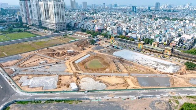 Khẩn cấp đẩy tiến độ loạt công trình trọng điểm - Ảnh 1
