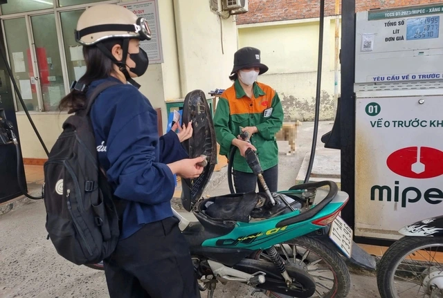 Giá xăng dầu đồng loạt giảm - Ảnh 1