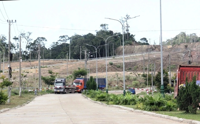 Đưa cửa khẩu quốc tế Nam Giang thành trung tâm logistics vùng biên - Ảnh 2