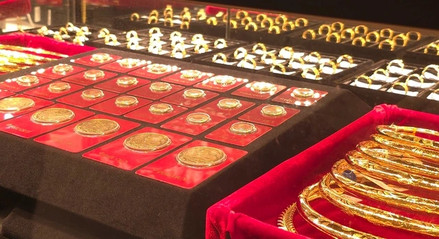 Lợi bất cập hại khi cho doanh nghiệp vay vàng trong dân - Ảnh 1