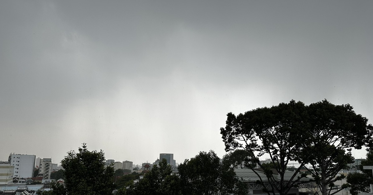 TP.HCM và miền Đông có mưa vàng giải nhiệt; nắng nóng cục bộ còn kéo dài