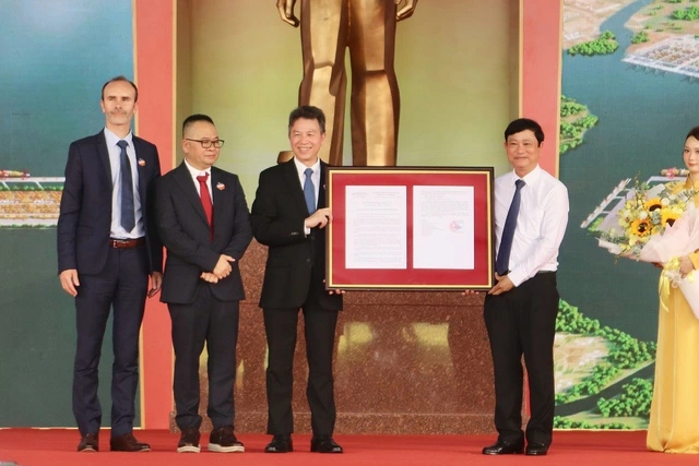 Chân dung đế chế đang 'thống trị' đại dương làm 'bà đỡ' cho siêu cảng Cần Giờ - Ảnh 1