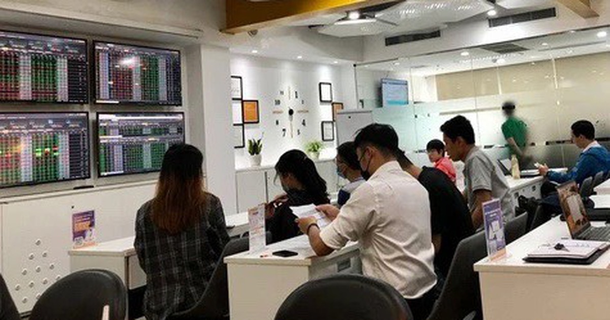 Giao dịch chứng khoán phái sinh nộp thuế thu nhập cá nhân 0,1%