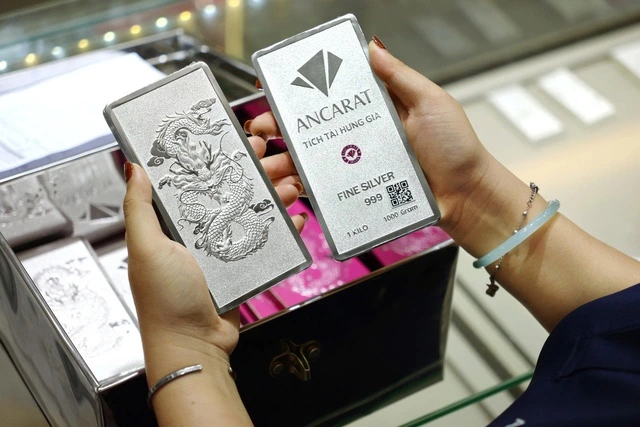 Giá vàng Bảo Tín Minh Châu giảm 1,4 triệu, giao ngay trong ngày 2 lượng/khách - Ảnh 2