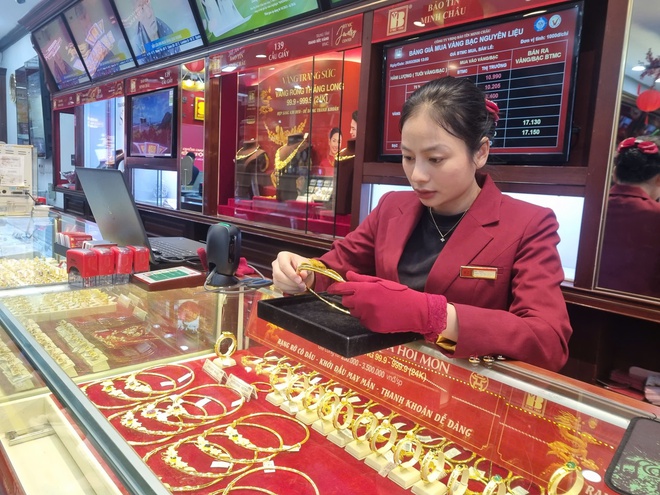 Giá vàng, giá bạc sáng 3.4 bật tăng trở lại - Ảnh 1