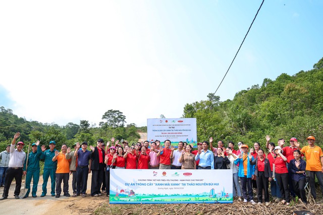 Dai-ichi Life Việt Nam trồng 6.000 cây xanh tại thảo nguyên Bùi Hui, tỉnh Quảng Ngãi - Ảnh 3