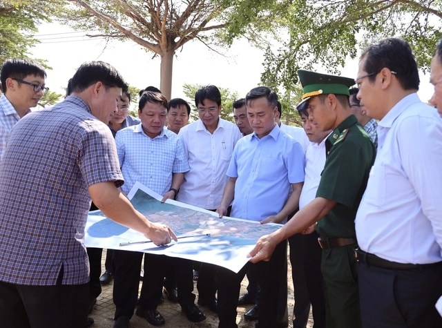 Khánh Hòa bàn giao mặt bằng 2 dự án điện hạt nhân trước ngày 30.6 - Ảnh 3