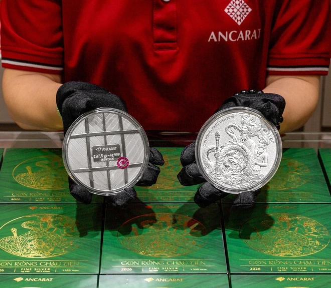 Giá vàng, giá bạc sáng 20.4 đồng loạt giảm - Ảnh 1