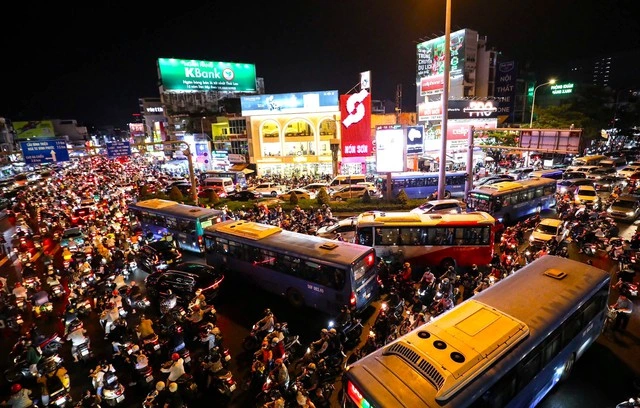 Đề xuất dự án 10.000 tỉ lột xác 'điểm đen' ùn tắc ngã tư Hàng Xanh - Ảnh 1