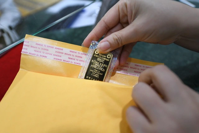 Giá vàng hôm nay 28.4.2026: Lỗ ngay 2 - 2,5 triệu đồng/lượng sau khi mua - Ảnh 1