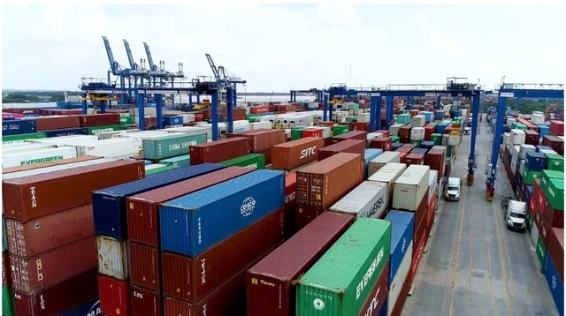 Nhập siêu 7,9 tỉ USD trong 3 tháng rưỡi: Mừng hay lo? - Ảnh 1