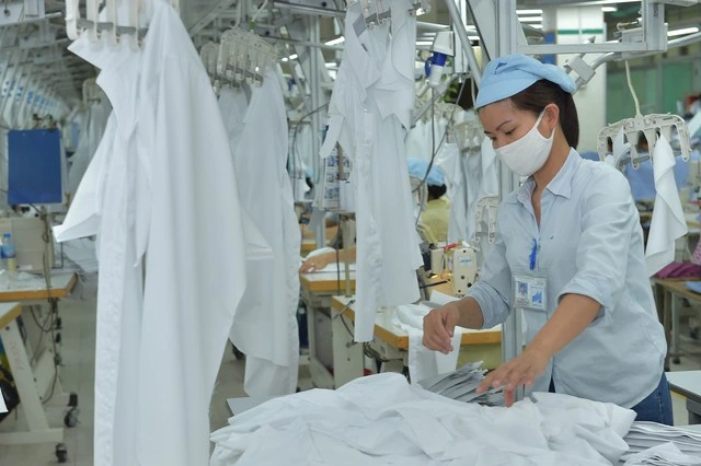 Nhập siêu 7,9 tỉ USD trong 3 tháng rưỡi: Mừng hay lo? - Ảnh 2