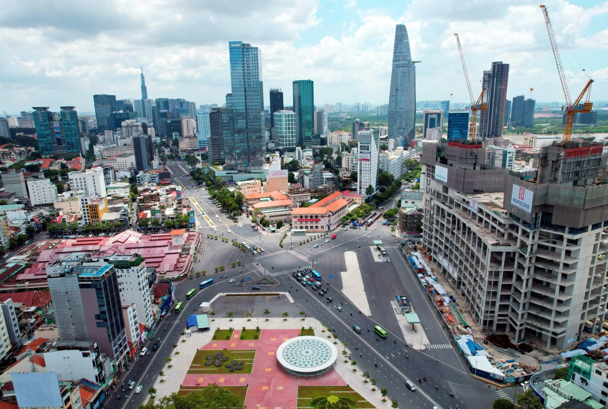 Nóng tín dụng bất động sản - Ảnh 1