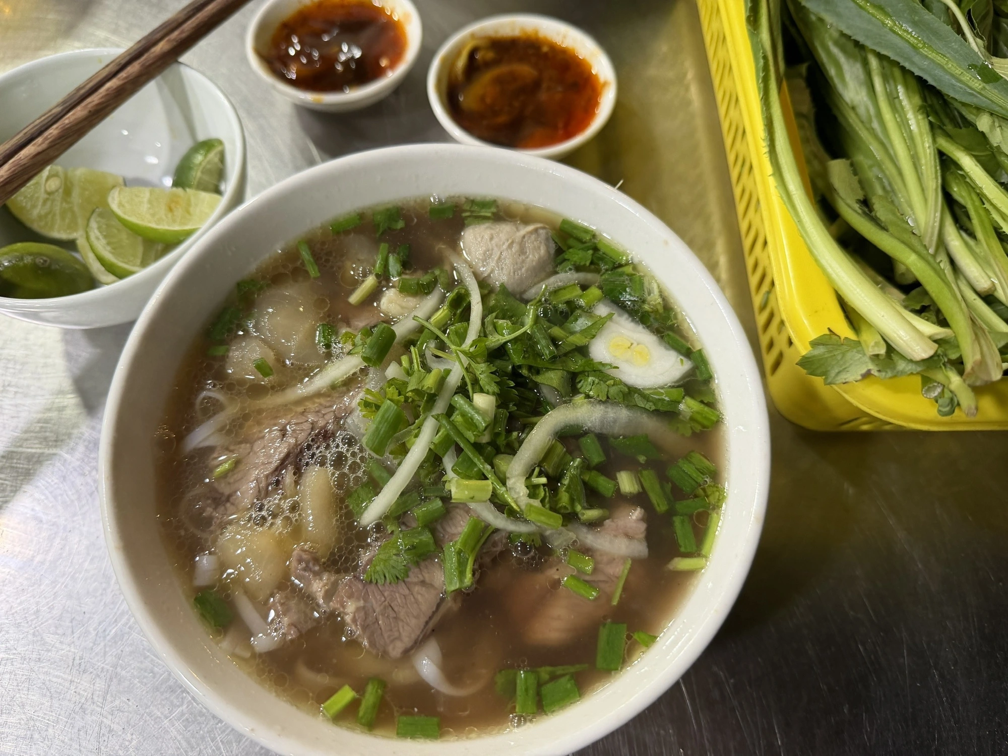 Vì sao hàng quán tăng giá dễ, giảm khó? - Ảnh 2