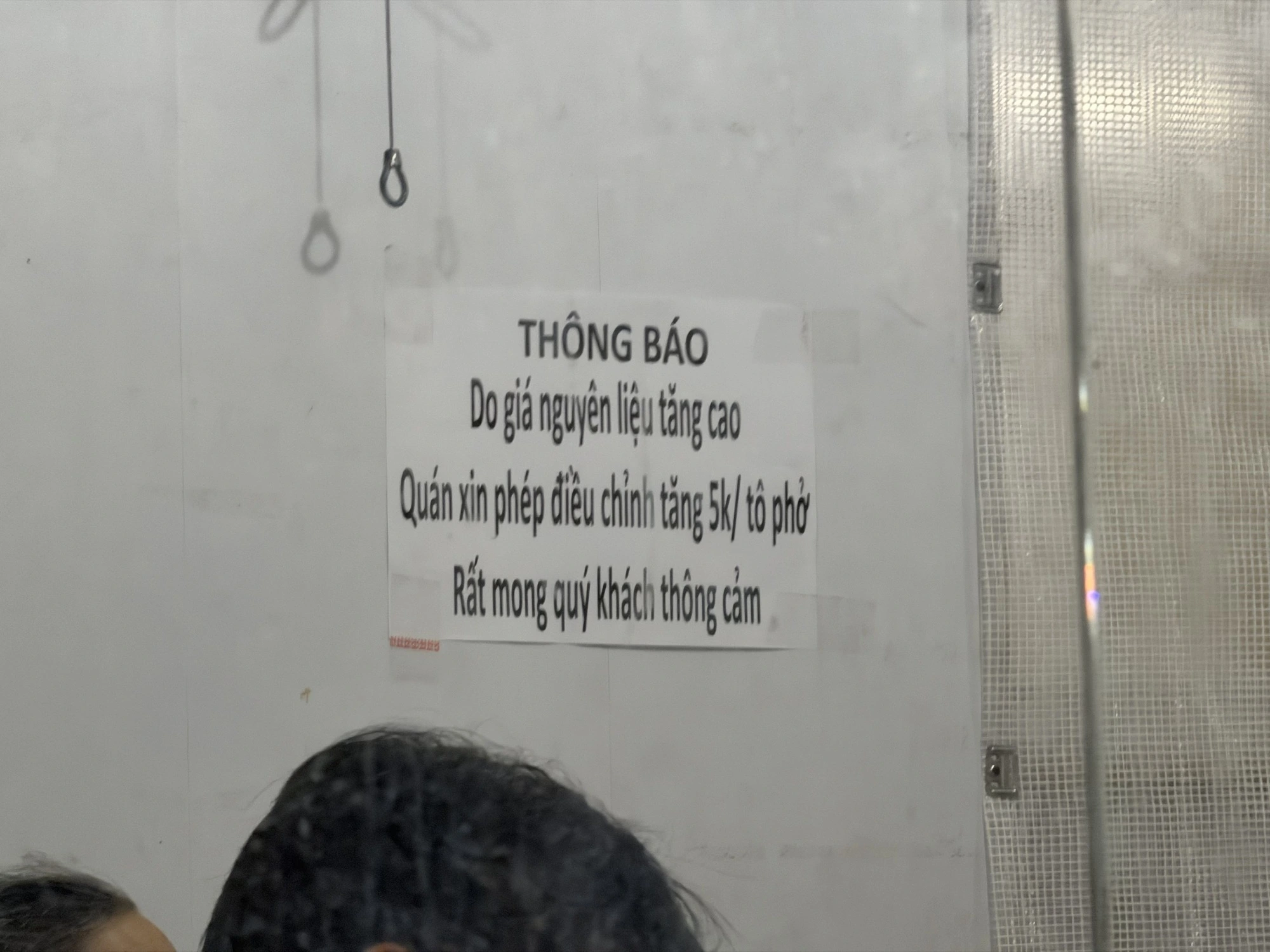 Vì sao hàng quán tăng giá dễ, giảm khó? - Ảnh 3