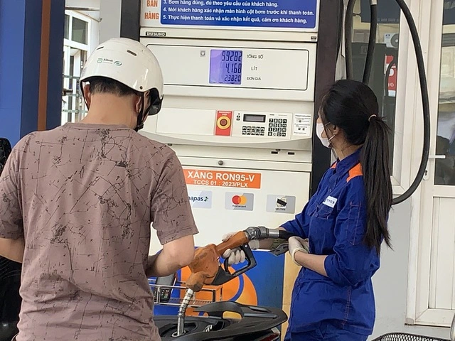 Chính thức bỏ dầu hỏa trong điều hành giá xăng dầu định kỳ - Ảnh 1