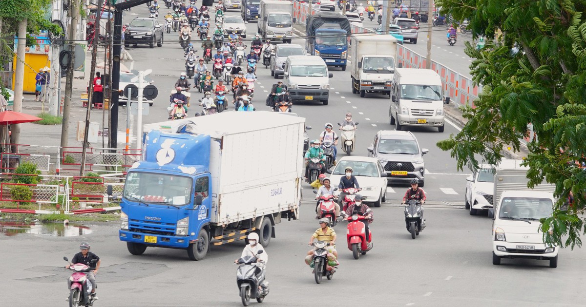 Chi phí sửa chữa đường bộ đội lên gần 1.000 tỉ, nhiều nhà thầu dừng thi công