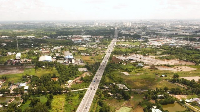 Chi phí sửa chữa đường bộ đội lên gần 1.000 tỉ, nhiều nhà thầu dừng thi công - Ảnh 2