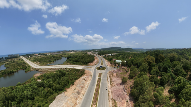 Gỡ vướng tại trục giao thông huyết mạch phục vụ APEC 2027 - Ảnh 1