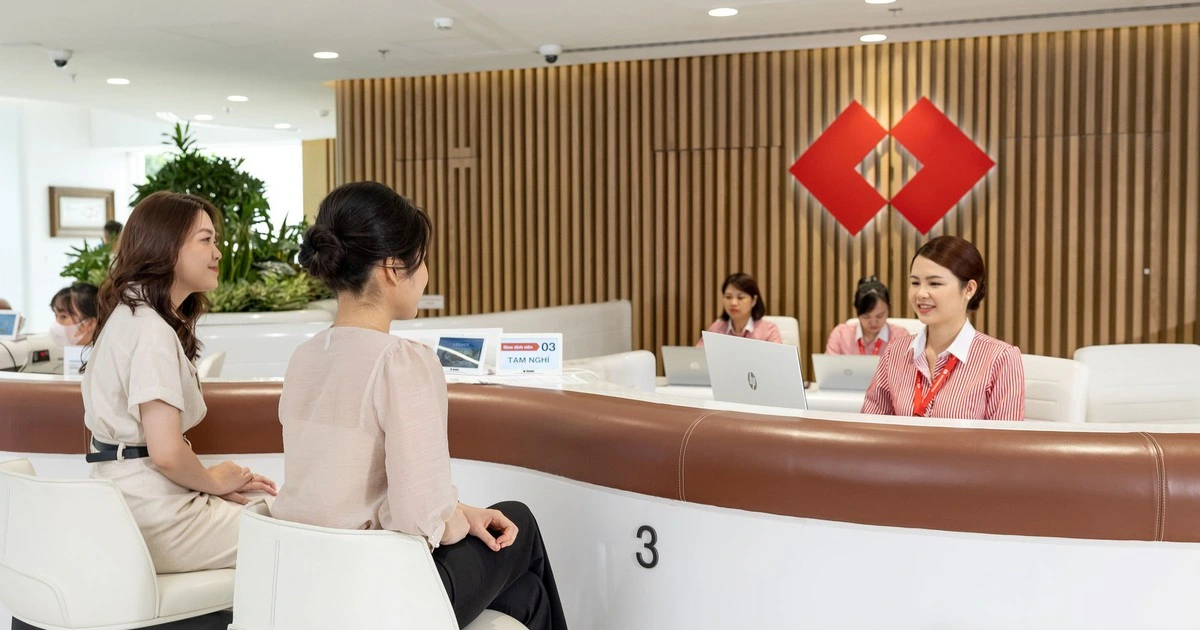 Dẫn đầu gắn kết khách hàng, Techcombank lập đỉnh thu phí dịch vụ tăng trưởng hơn 46%