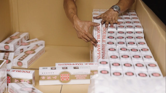 Thuốc lá lậu làm thất thu 6.000 tỉ/năm, đề xuất tăng 10 lần mức phạt - Ảnh 1