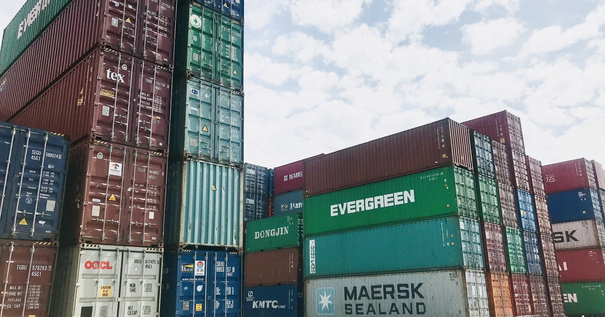 Hải quan 'hỏa tốc' thông báo 2 đợt tạm dừng tiếp nhận tờ khai trong tháng này