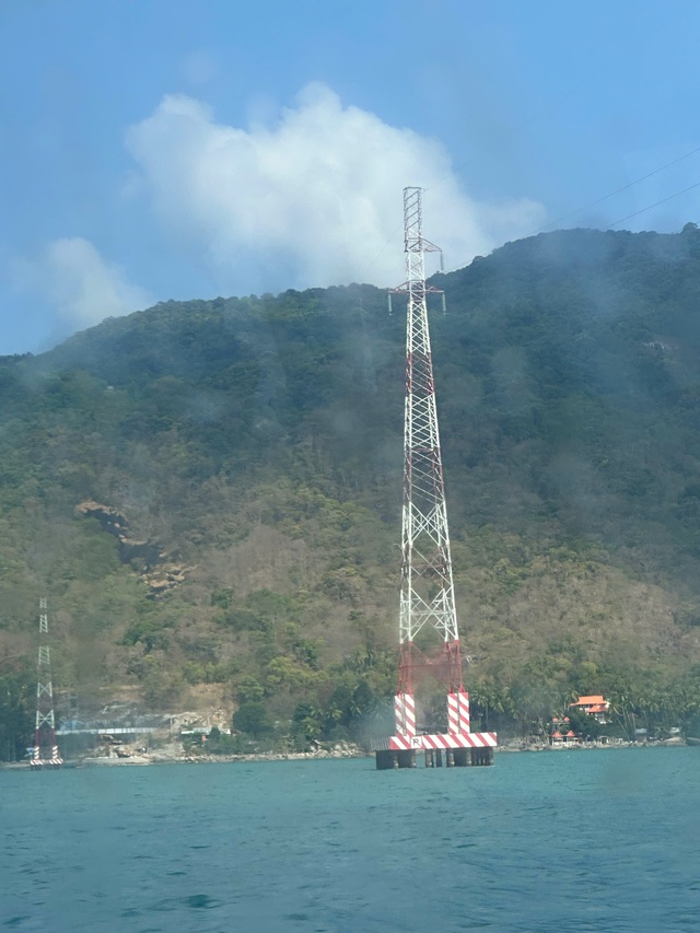 Sau đảo Lại Sơn, Điện lực miền Nam sẽ kéo lưới điện quốc gia ra Nam Du - Ảnh 2