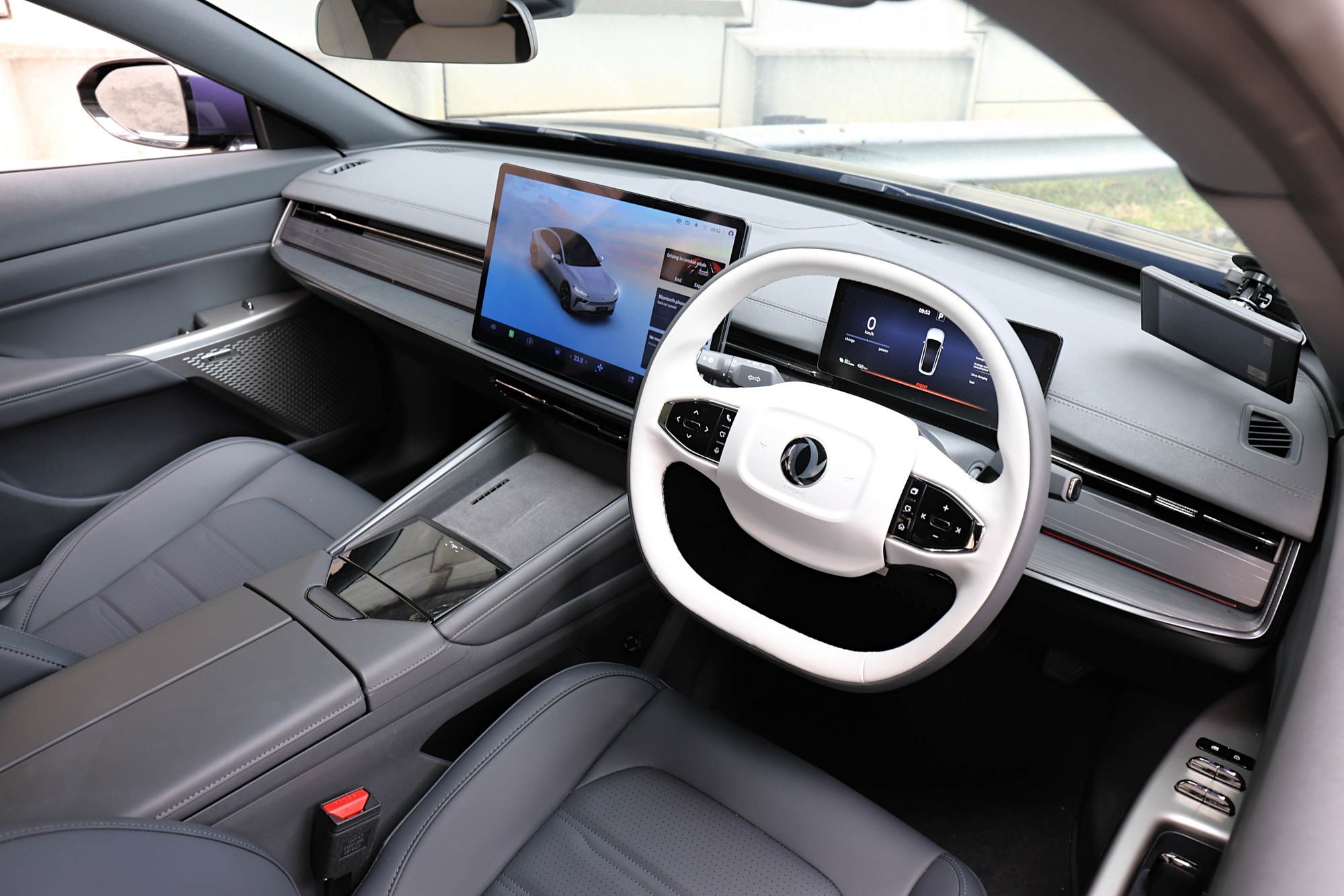 Thêm 3 ô tô điện mới rục rịch về Việt Nam: SUV cùng cỡ Tucson, Creta, sedan có cửa cánh chim, màn hình lật như siêu xe - Ảnh 12