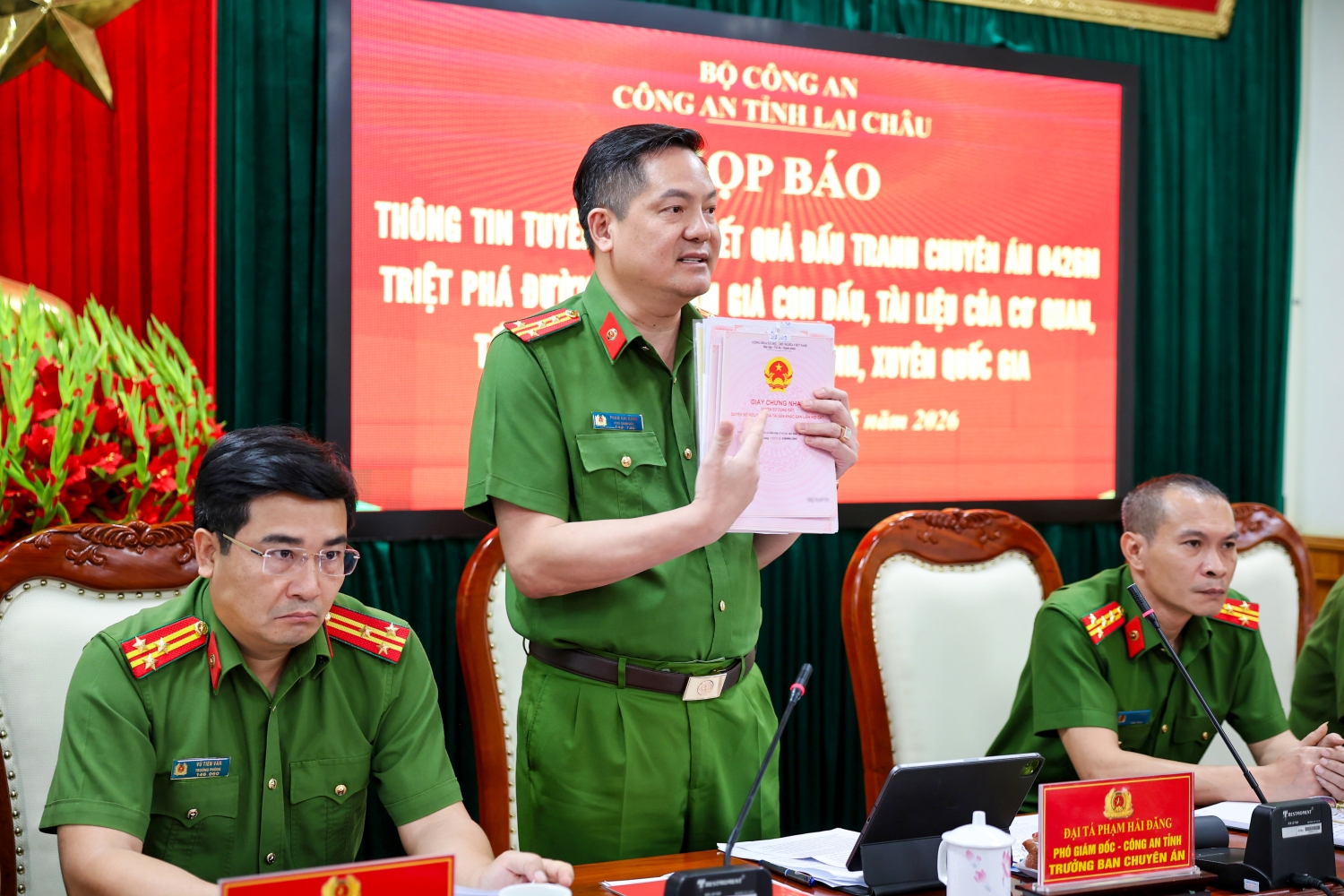 Bắt tạm giam một chủ cửa hàng xăng dầu - Ảnh 1