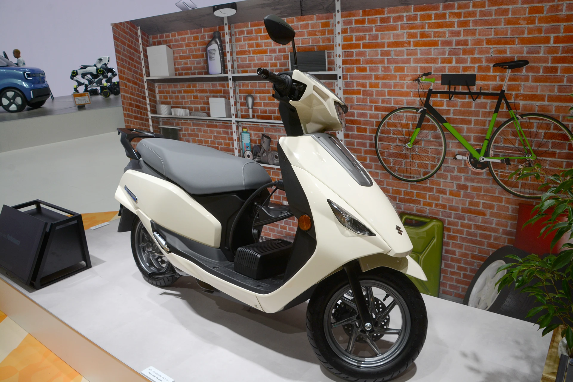 Xe máy điện Suzuki e-Address sắp 'chào sân' Việt Nam: Có chi tiết giống VinFast Vento S, sạc đầy đi 80 km, giá quy đổi hơn 50 triệu đồng - Ảnh 3