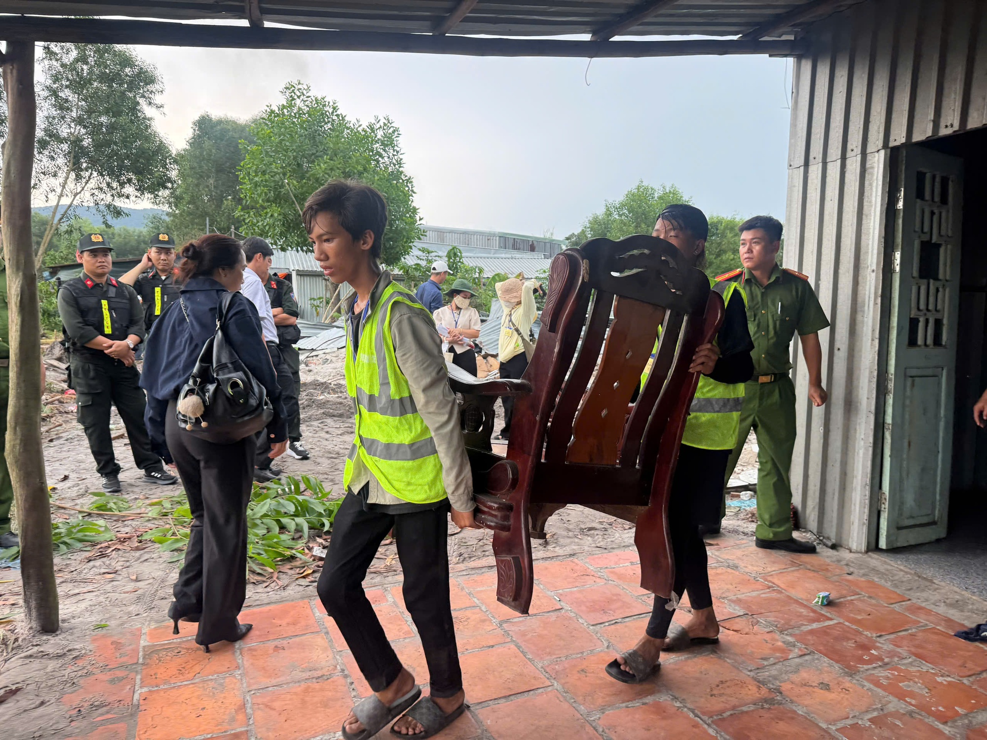 Cưỡng chế “biệt phủ” từng gây bức xúc ở Phú Quốc - Ảnh 9