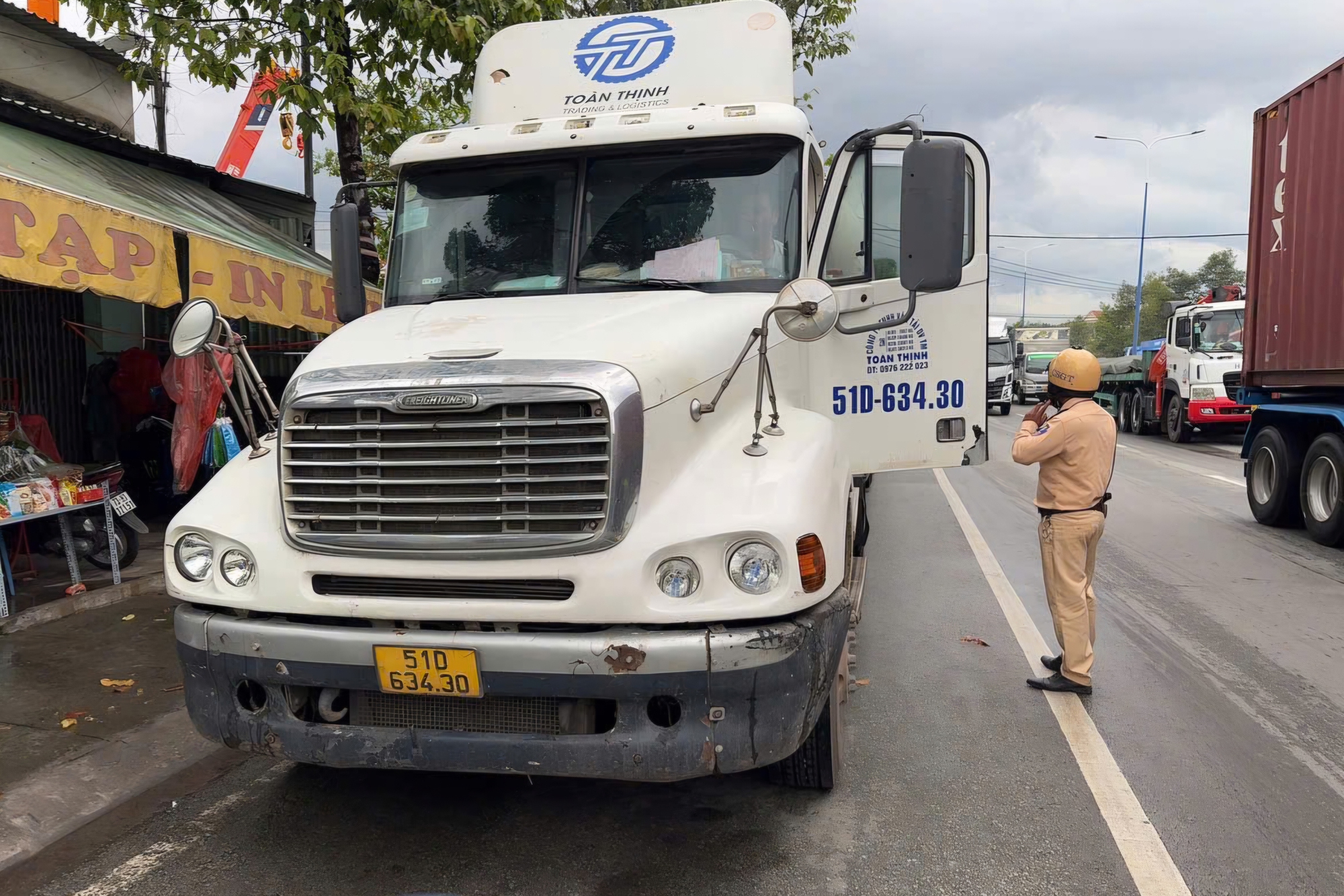 CSGT đang xử lý nghiêm lỗi này ở 5 phường của TPHCM - Ảnh 3