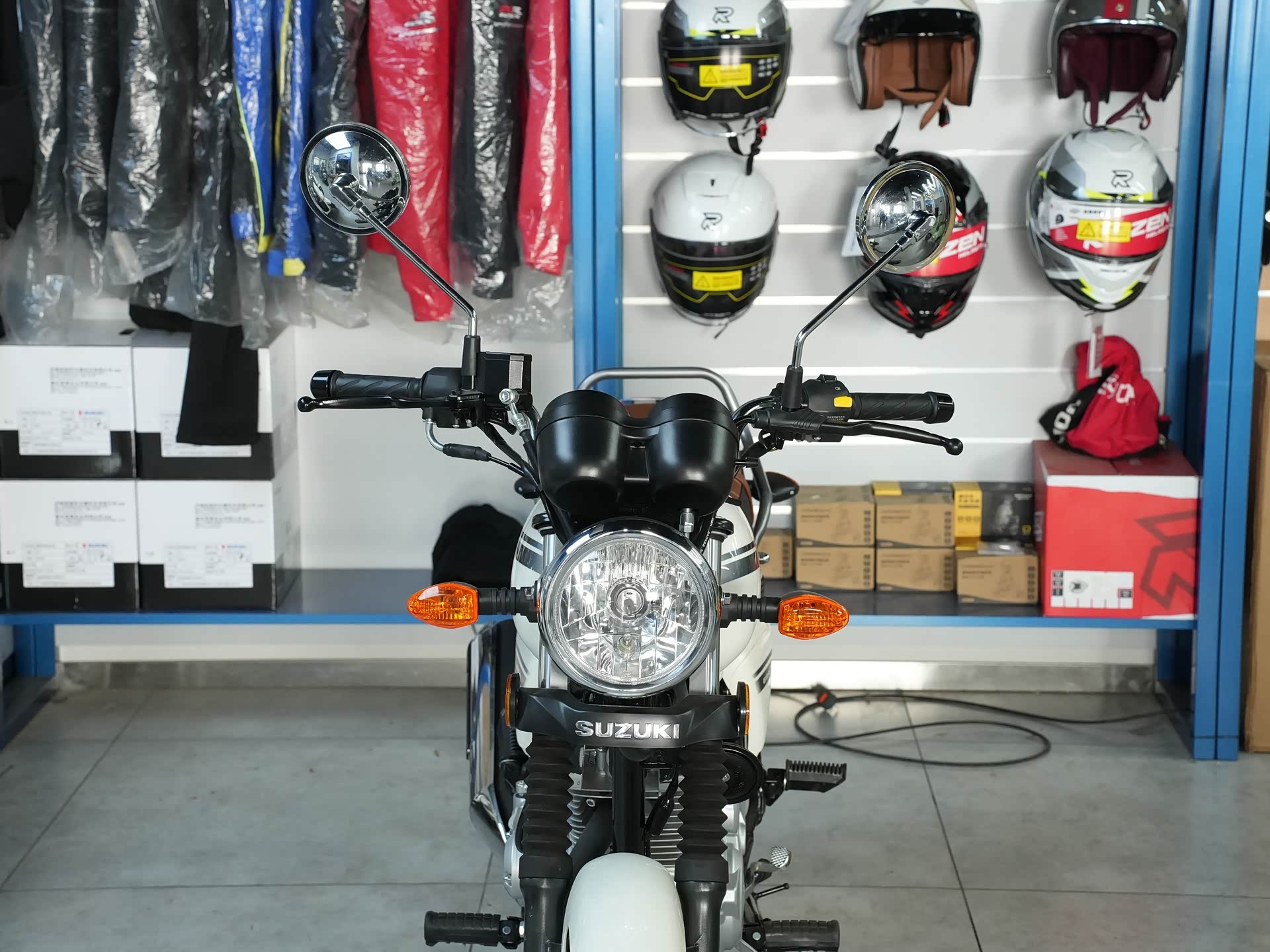 Suzuki tung ra mẫu xe côn tay chỉ hơn 30 triệu đồng: Người Việt lập tức nhớ tới “huyền thoại” EN150-A - Ảnh 3