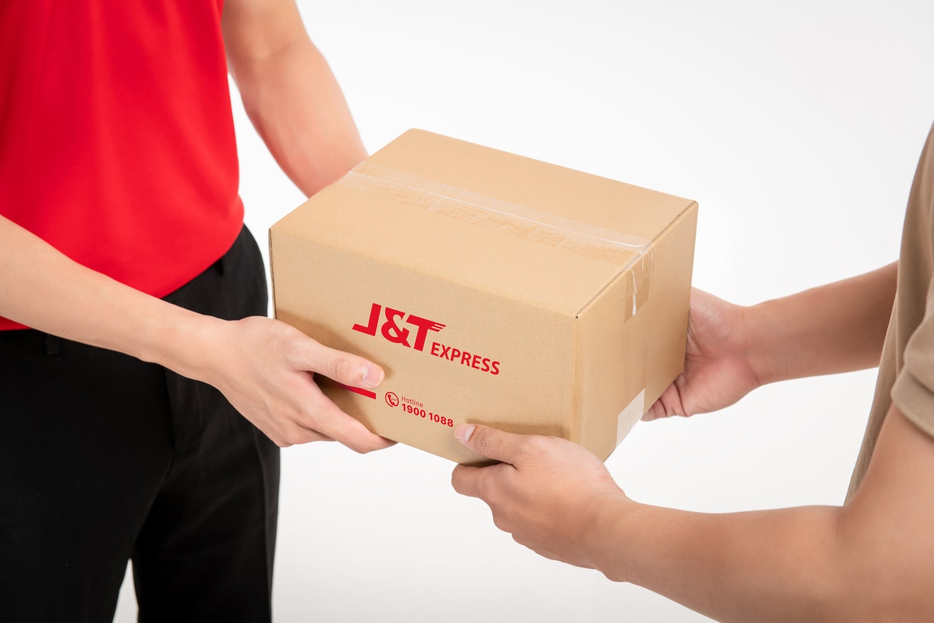 J&T Express 'mở khóa' tính năng giới thiệu bạn bè trên app gửi hàng - Ảnh 2