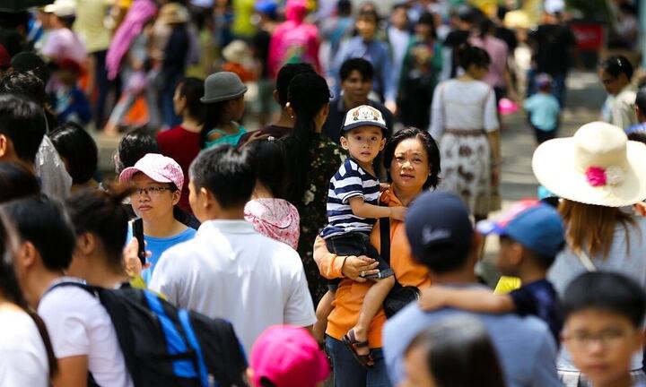 Hà Nội đặt mục tiêu dân số không quá 20 triệu người, vào top 10 thủ đô hạnh phúc thế giới - Ảnh 1