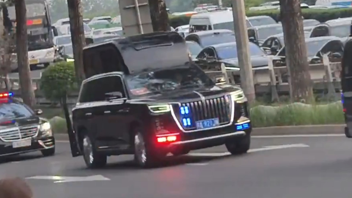 Chiếc SUV bí ẩn với mái khổng lồ trong đoàn xe ông Trump ở Trung Quốc - Ảnh 2