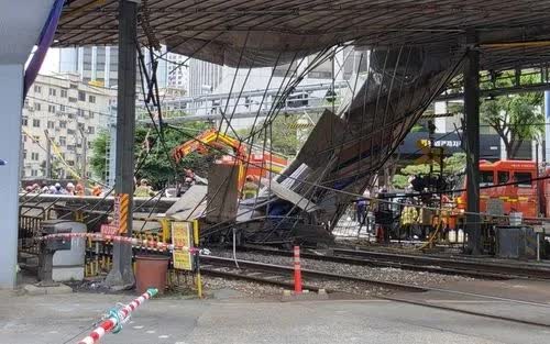 Sập cầu vượt tại thủ đô Seoul khiến ít nhất 3 người thiệt mạng - Ảnh 1